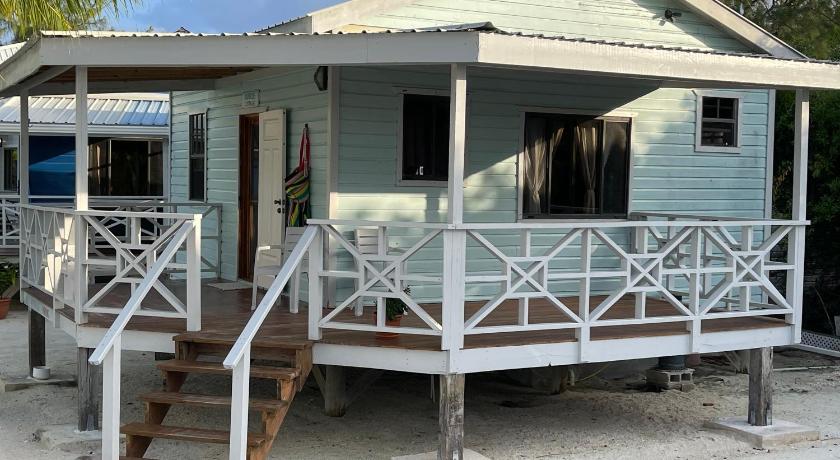 Hidden Treasure Vacation Home Blue Bay Cottage — Hotel in Caye Caulker