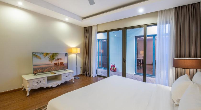 Image of 3-Bedroom Beachfront Pool Villa 13