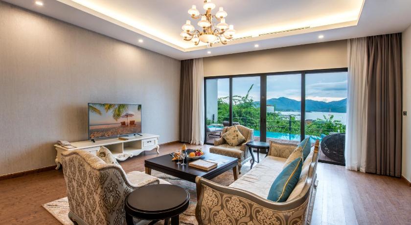 Image of 3-Bedroom Beachfront Pool Villa 11