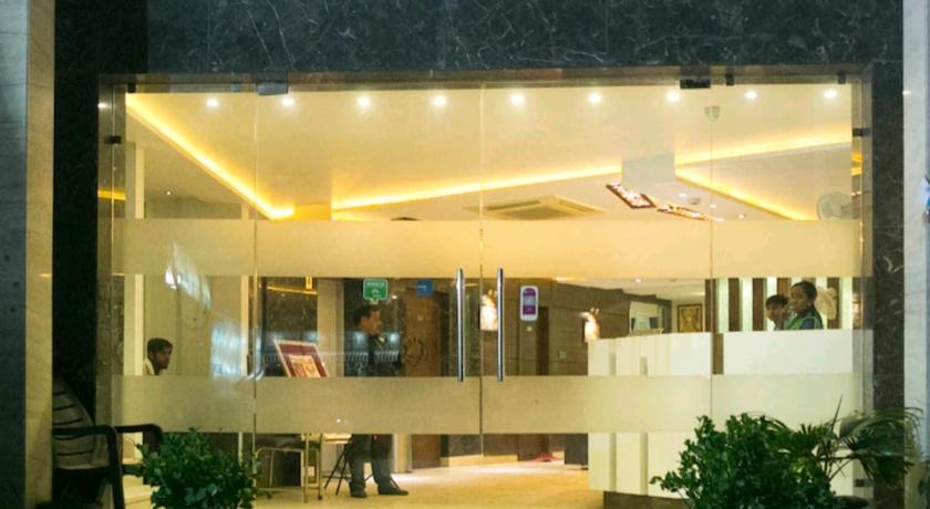 Hotel Maniram Palace photo