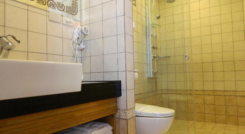 Image of Quadruple Room with Sea View 11