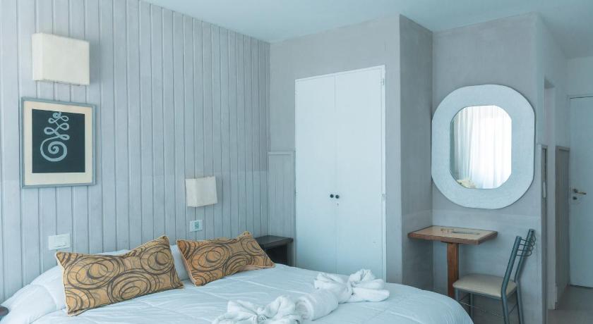 Image of Triple Room with Lake View 2