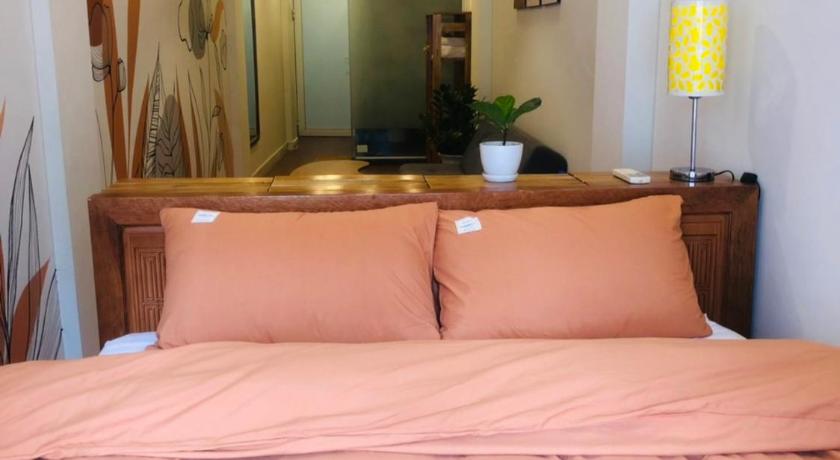 Image of Deluxe King Room 4
