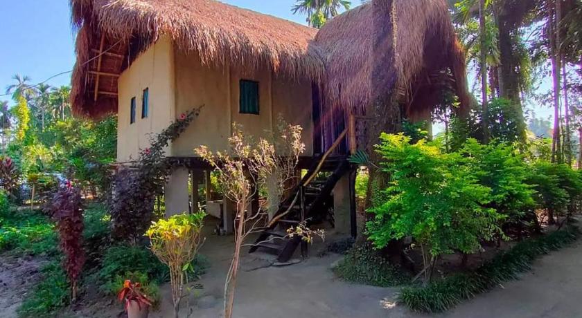 MAHESWAR LAND — Hotel in Golaghat