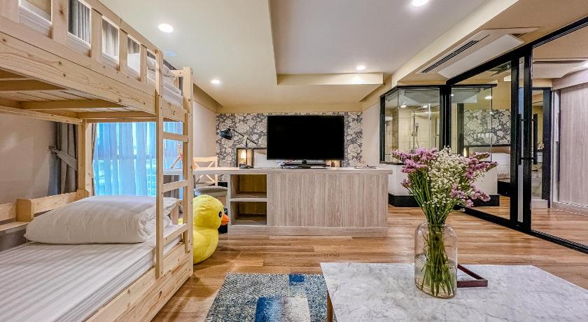Image of One-Bedroom Premier 6