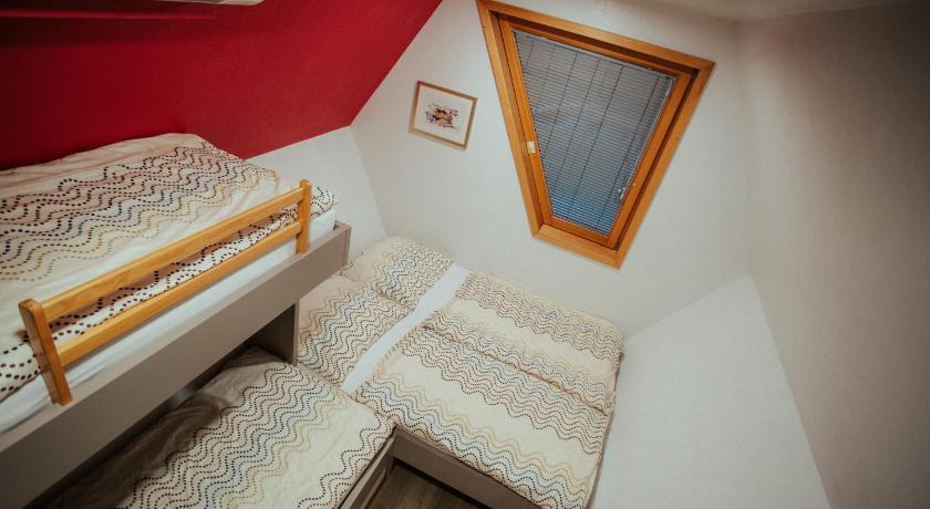 Apartman - a medencére nyíló kilátással (Apartment with Pool View) fotója 4