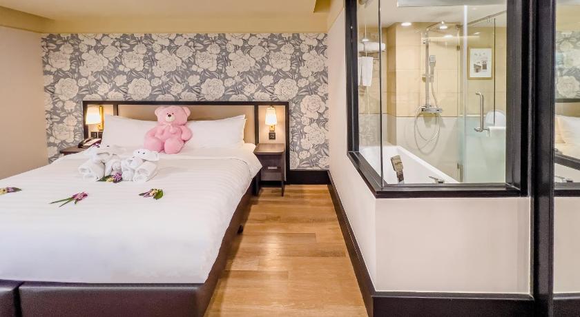 Image of One-Bedroom Premier 5