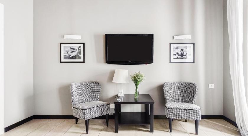 Image of Large 1 Bedroom Apartment, Sofa Bed and Bathtub 5