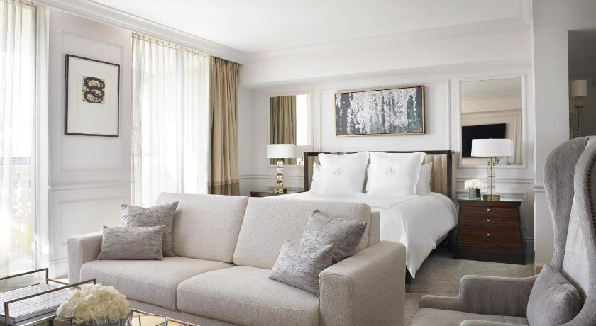 Immagine di Grand Deluxe Three Bedroom Oceanfront Suite 0