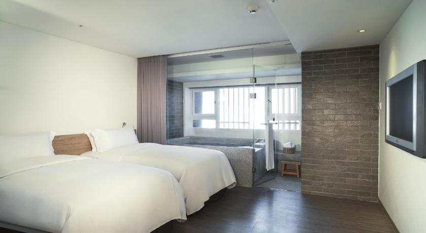 Image of Hollywood Twin Room Non-Smoking 0