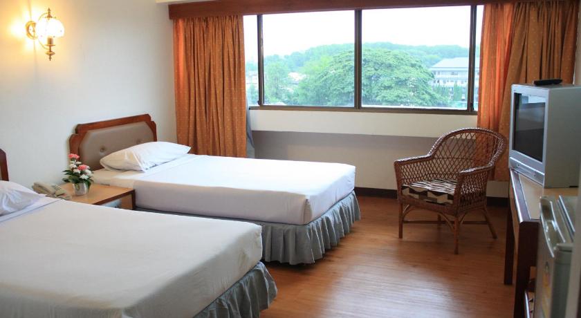Thumrin Hotel photo