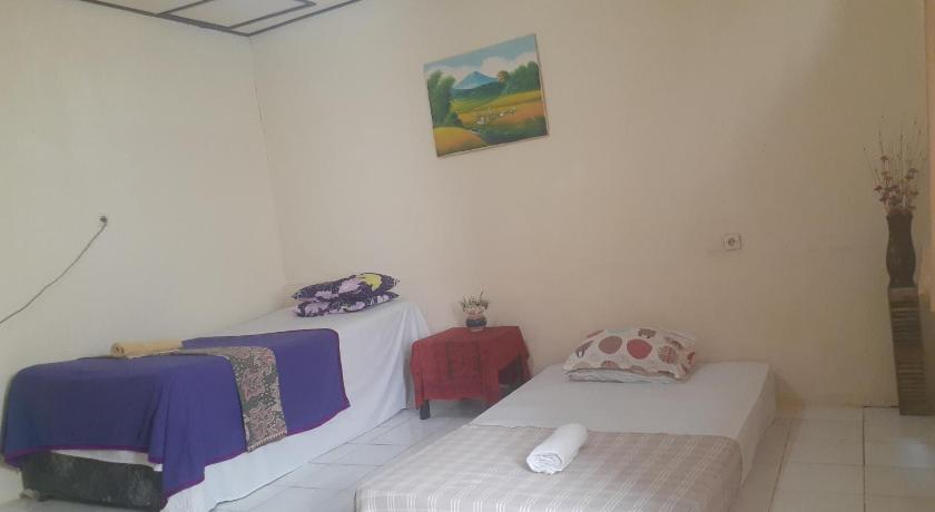 Image of Single Room with Private Bathroom 2