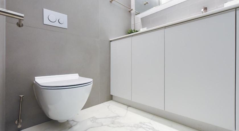 Urban Chic Getaway Central 2BR in TLV- HolyGuest photo