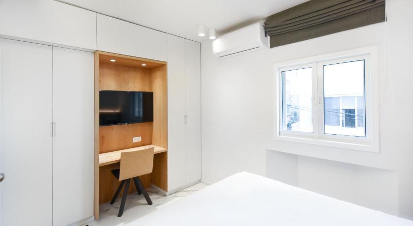 Urban Chic Getaway Central 2BR in TLV- HolyGuest photo