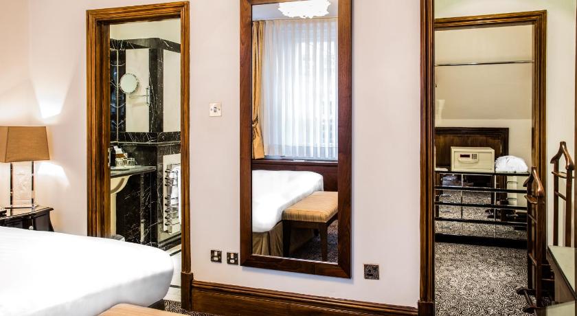 Image of King Magistrate Suite 6