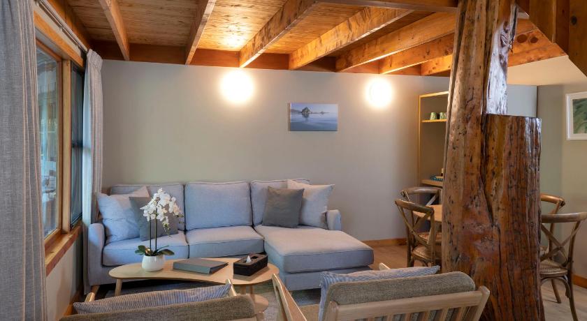 Image of Family Room 7