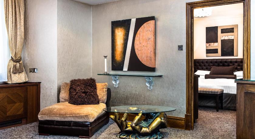 Image of King Magistrate Suite 7