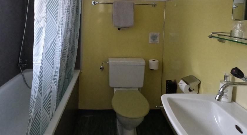 Image of Single Room with Bathroom 4