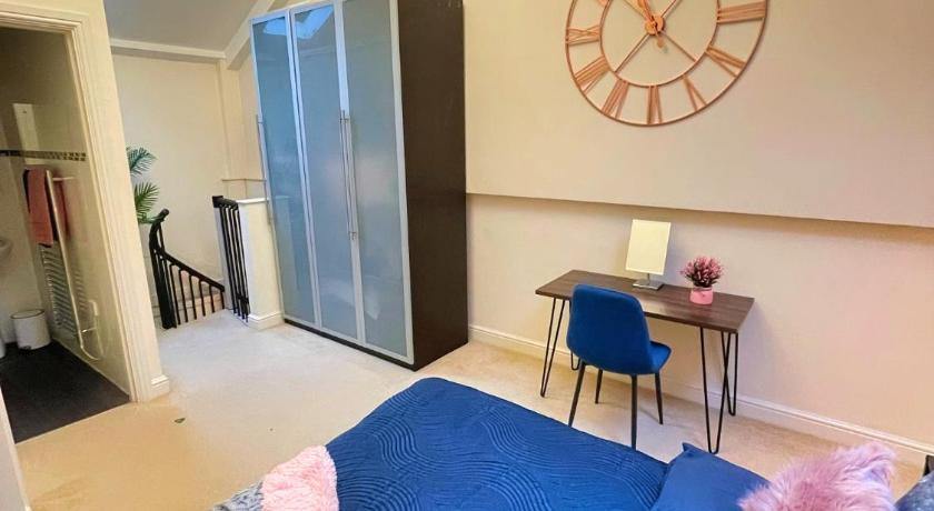 Loft apt in the centre of Sheffield for 3 persons - image 28