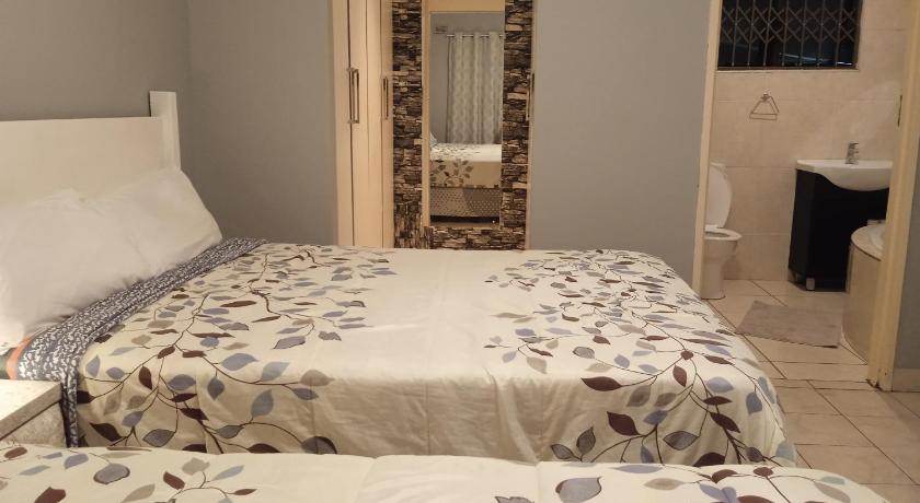 East-Coast Guesthouse: Serene, Private, Secure photo