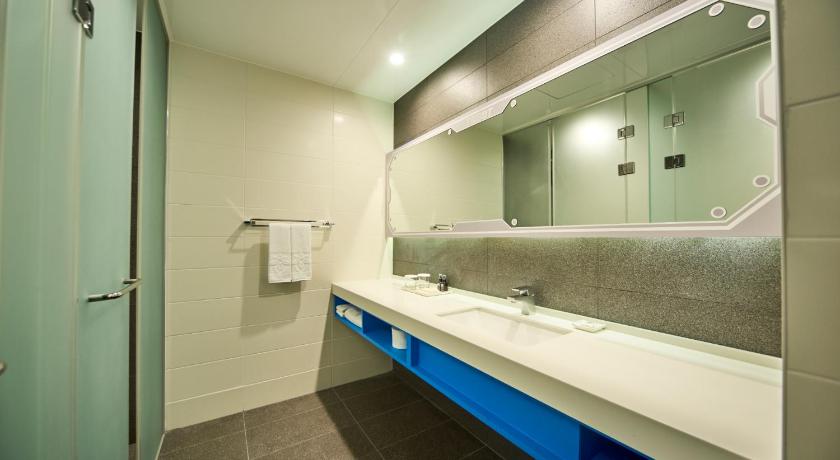 Image of Tobot Deluxe room 1