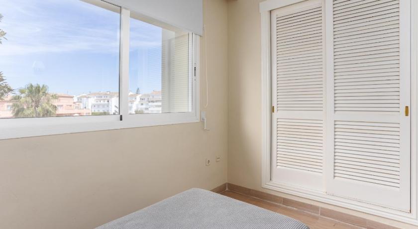 HomeForGuest Front line beach Apartment in Hacienda Playa Marbella photo