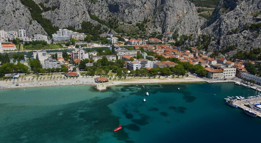 Hotel Plaza Omis photo