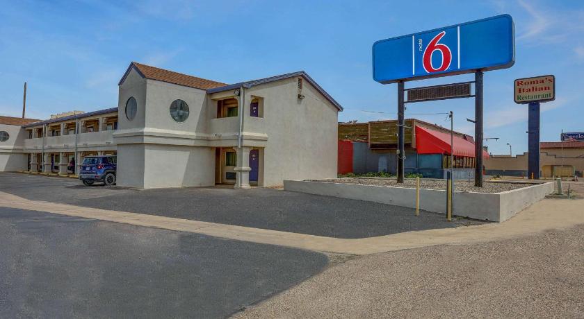 Motel 6 Clovis New Mexico photo