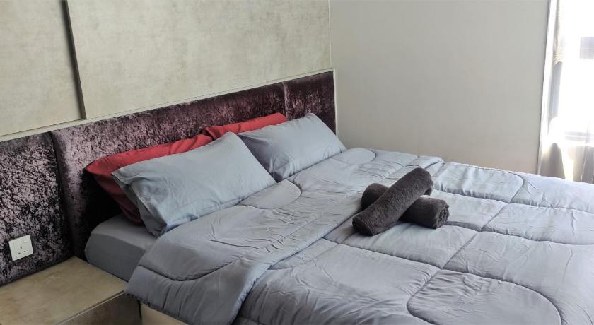 i-City【The IMPIAN by Casa】~Wifi/Netflix/Parking~7pax - image 3