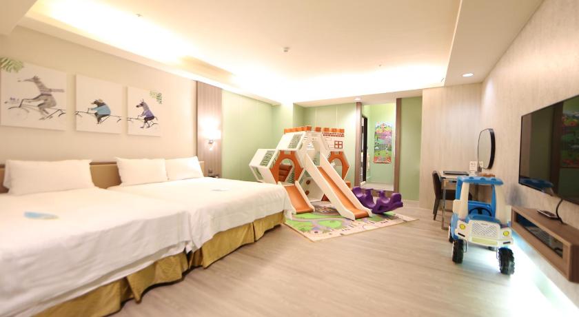 Image of Family Quadruple Room 13