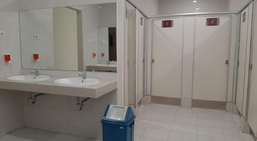 Miko Rooms and Capsules Hotel photo