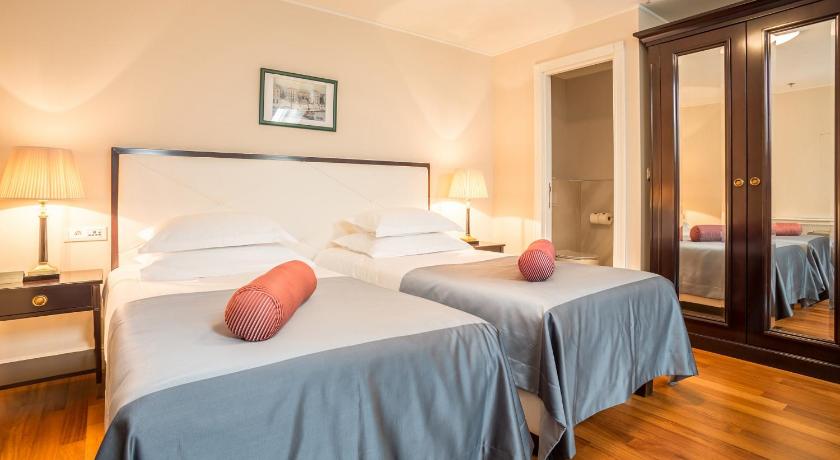 Image of Deluxe Double Room with Sea View 12