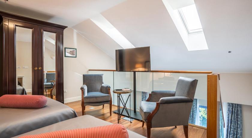 Image of Deluxe Double Room with Sea View 5