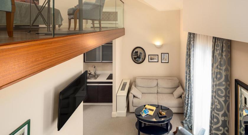 Image of Deluxe Double Room with Sea View 3