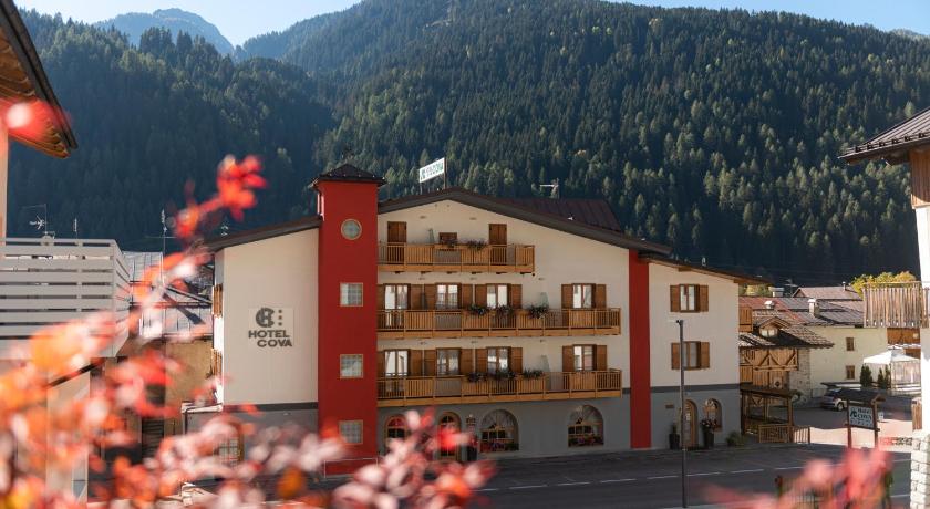 Hotel Cova photo