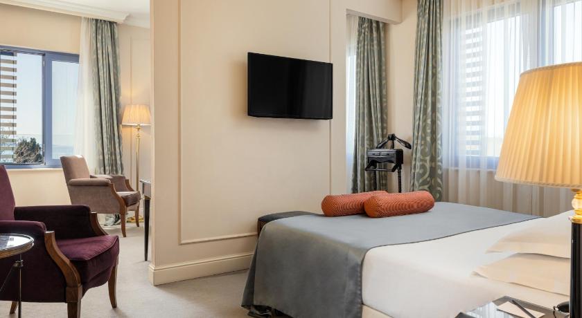 Image of Junior Suite Sea Side 5