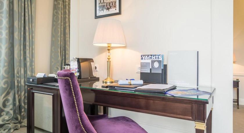 Image of Junior Suite Sea Side 9