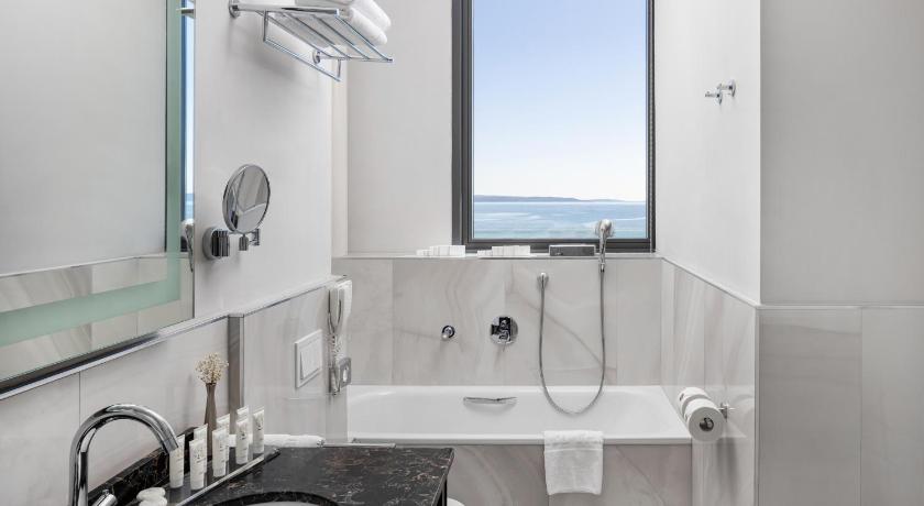 Image of Junior Suite Panoramic View 2