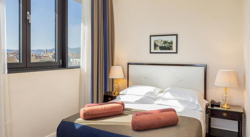 Image of Junior Suite Panoramic View 10
