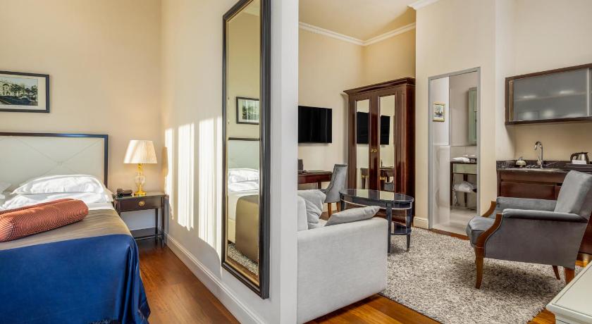 Image of Junior Suite Panoramic View 12