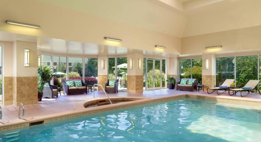 Atlanta Evergreen Lakeside Resort photo