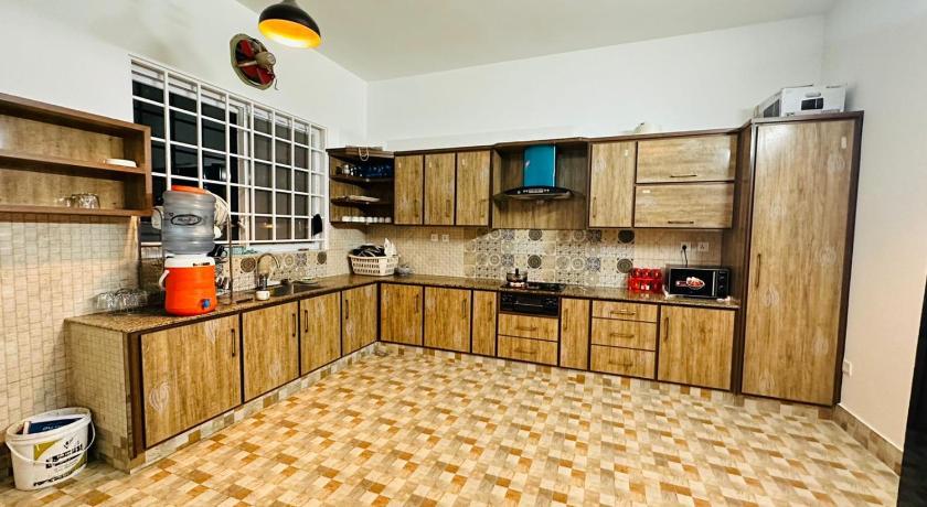 Travelodge Guesthouse - image 3