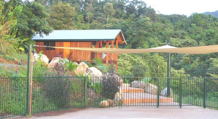 Coral Sea Views — Hotel in Daintree