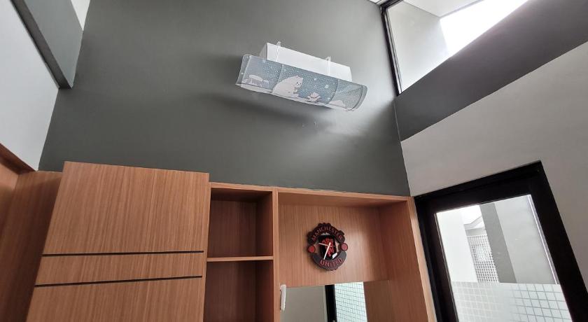 Image of One-Bedroom House 13