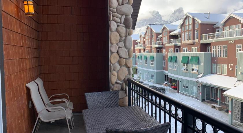 Luxury Two Queen Beds Condo - Grande Rockies Resort Indoor Parking Pool Hot tub GYM photo