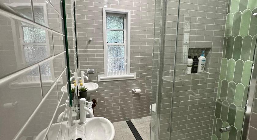 Anville Court photo
