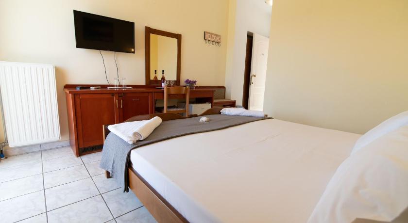 Iraklis Hotel photo