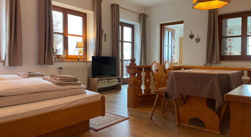 Image of Superior One-Bedroom Apartment with Balcony 6