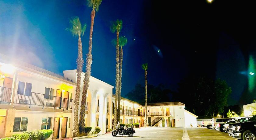 Casa Blanca Express & Suites Cypress Buena Park - Anaheim Area photo