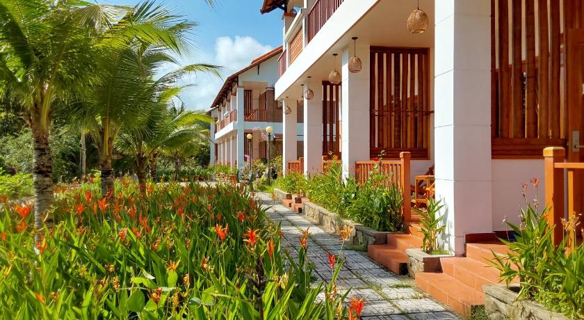 Image of Deluxe Double Garden View 1